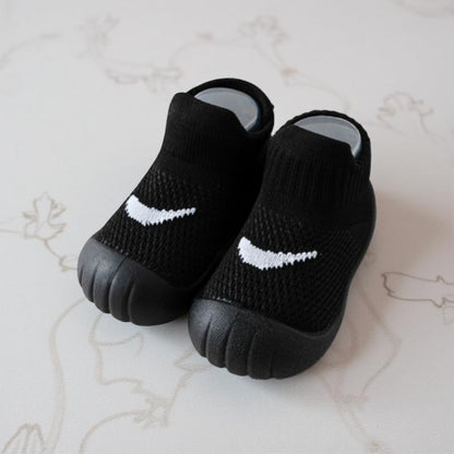 Non Slip Baby Shoes Soft Cotton Breathable Comfortable Fit